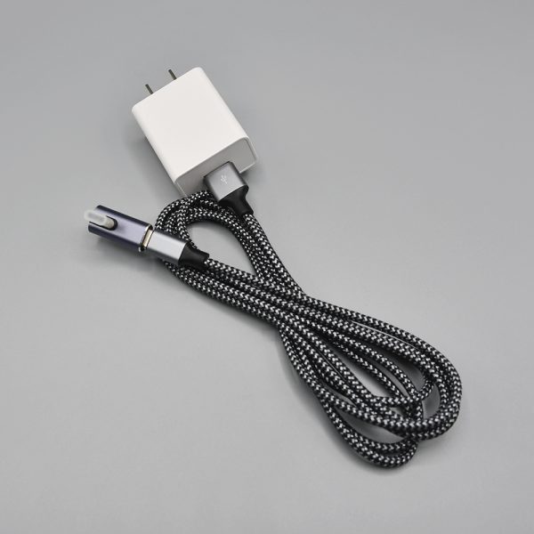 Fabtex USB-CK kit for roller shade motors, it includes an outlet plug, wire and adapter